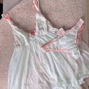 Victoria’s Secret Lingerie 2 piece set